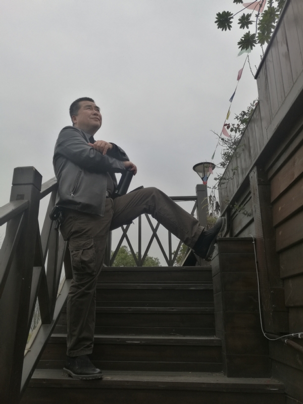 孤单背影的第一张照片--宁化相亲网