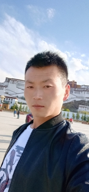 阳光下的小草的第一张照片--宁化相亲网