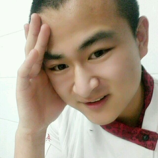 人潮拥挤的第一张照片--宁化相亲网